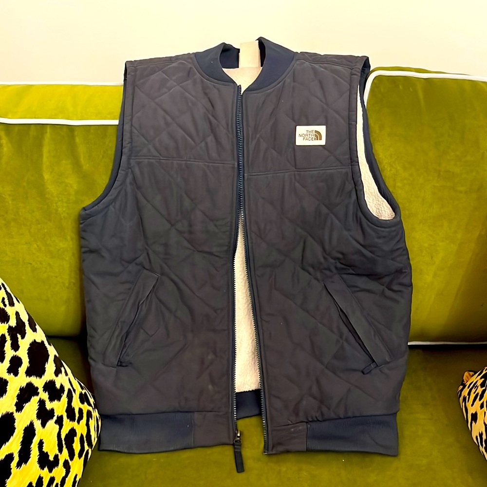 Men’s North Face Navy Quilted and Fleece Vest Sz S